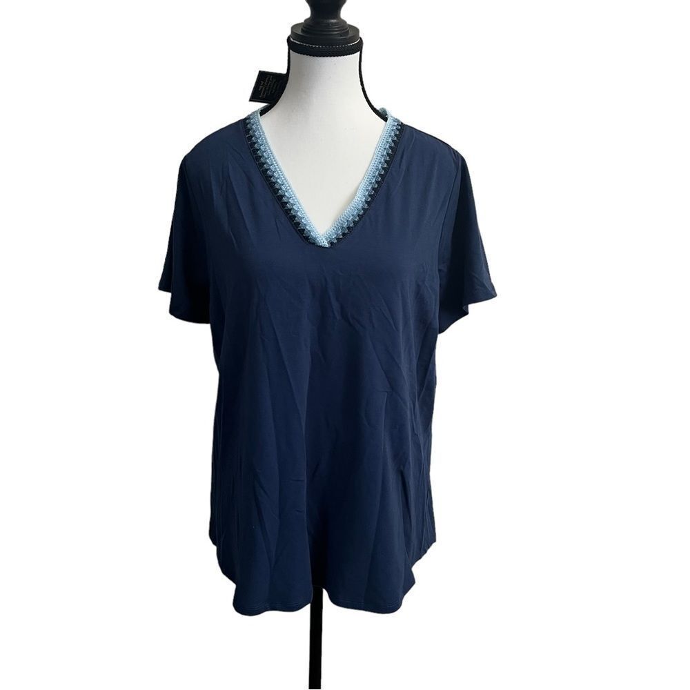 NWT DG2 Short Sleeve V Neck T-shirt With Crocheted Neckline Size Large